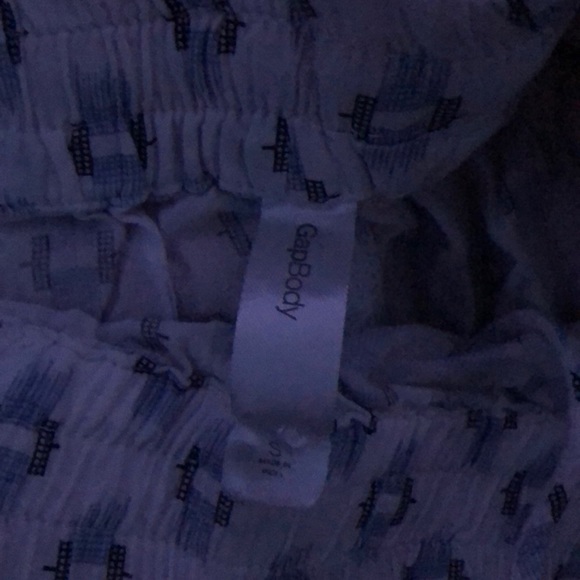 Shorts - Picture 2 of 3